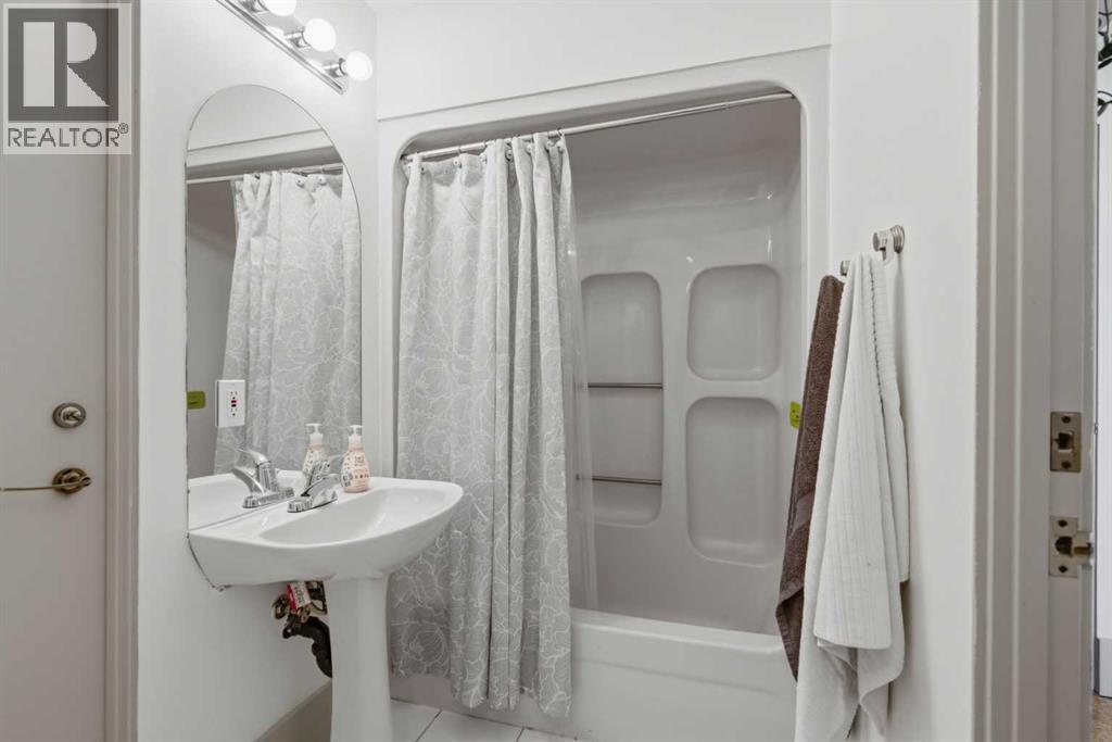 Single Family House for Sale in  Patterson Mews SW Patterson Calgary 