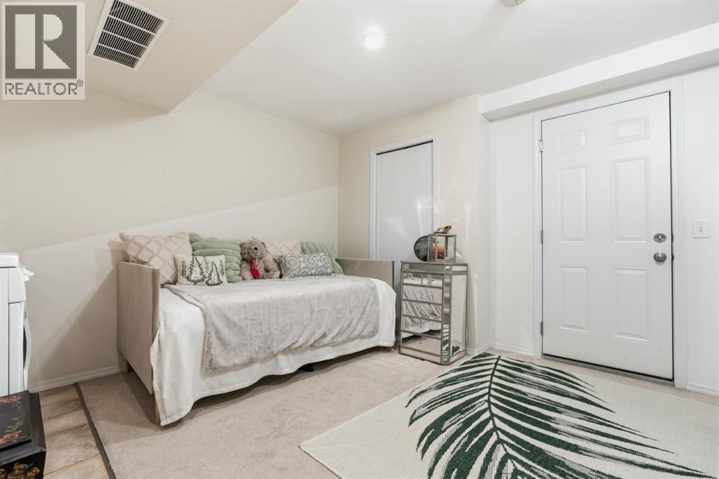 Single Family House for Sale in  Toscana Gardens NW Tuscany Calgary 