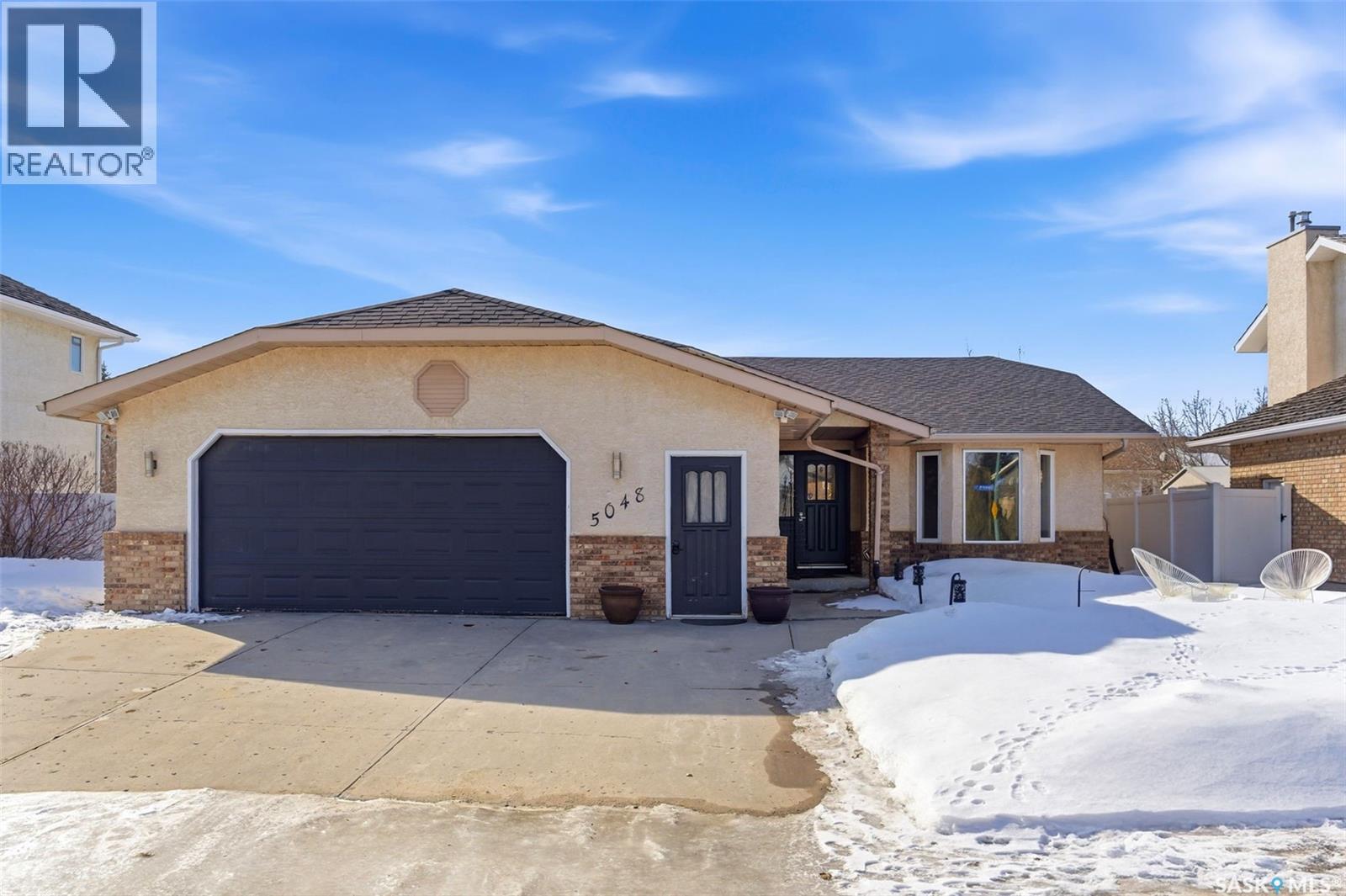 Single Family House Bungalow for Sale in  Queen STREET Regina 