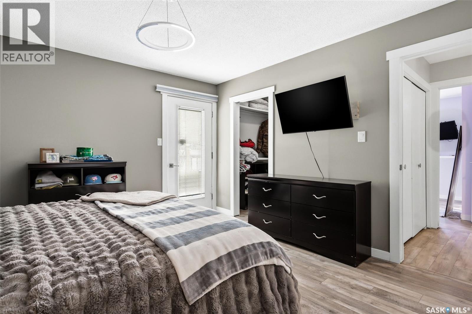 Single Family House Bungalow for Sale in  Queen STREET Regina 