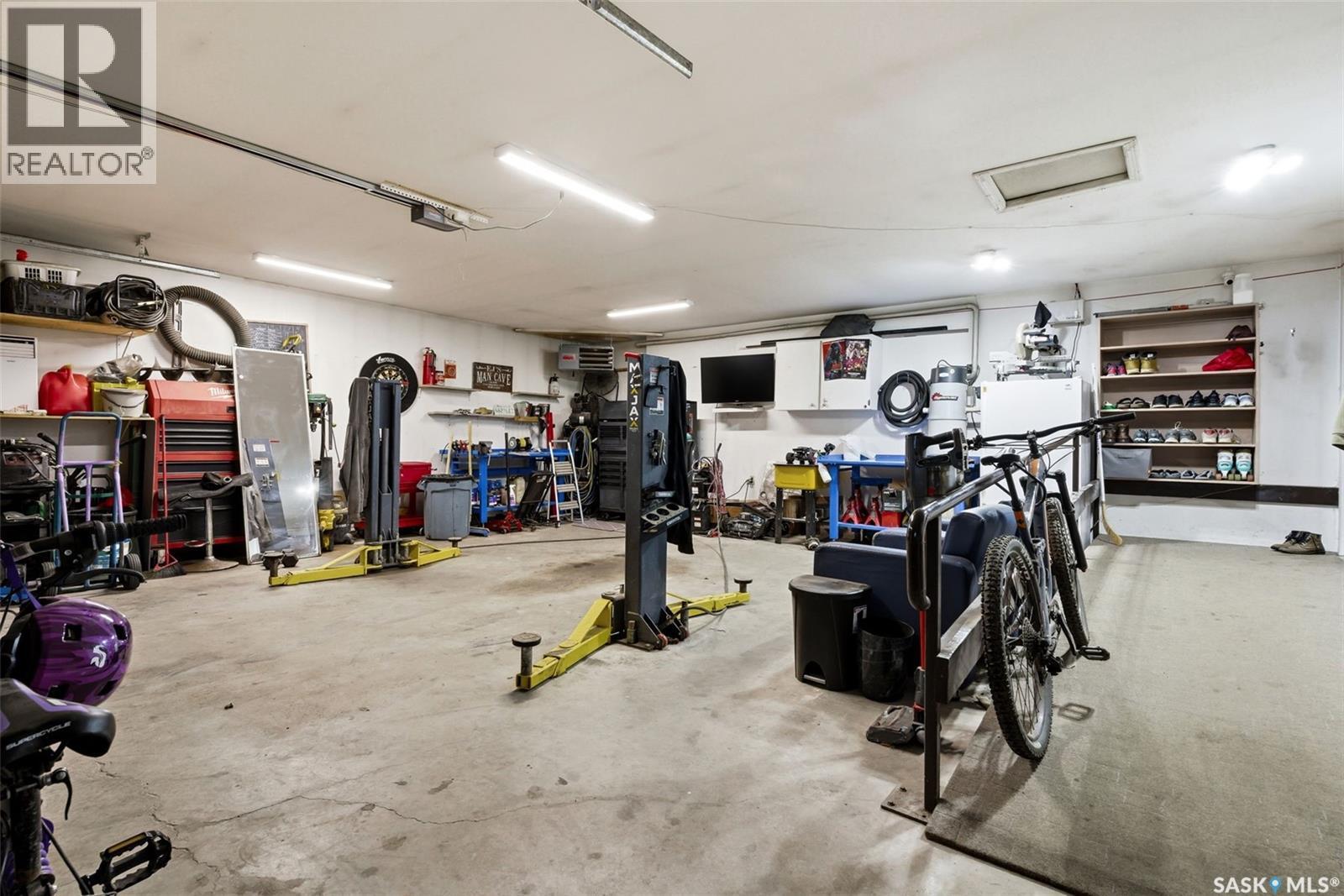 Single Family House Bungalow for Sale in  Queen STREET Regina 