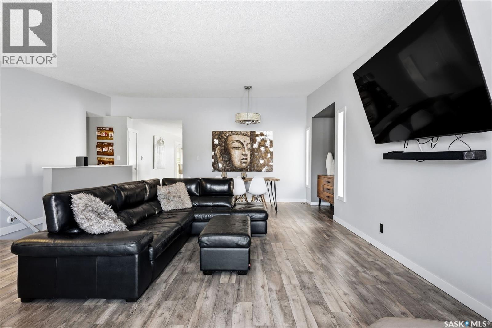 Single Family House Bungalow for Sale in  Queen STREET Regina 