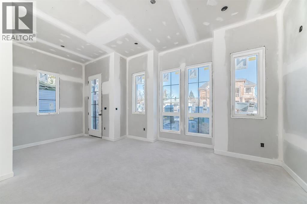 Single Family House for Sale in   Avenue NW Bowness Calgary 