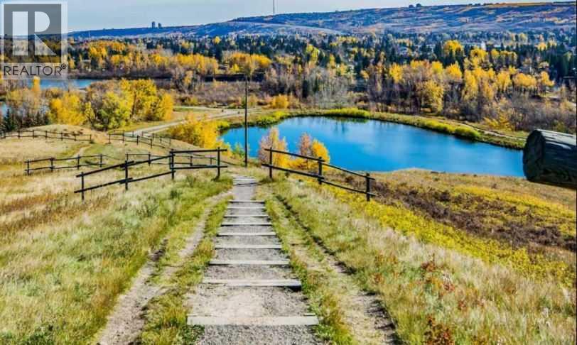 Single Family House for Sale in   Avenue NW Bowness Calgary 