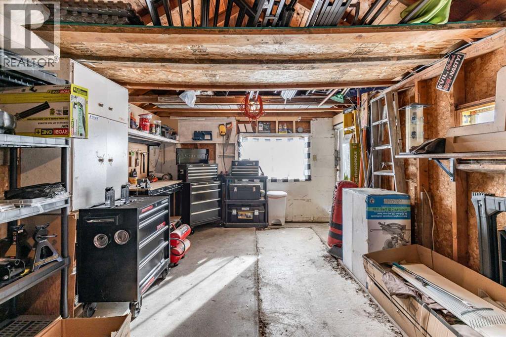 
          966 Yuill Street Southeast
            <br/>
            <span>Medicine Hat</span>
            , 
            <span>AB</span>
             <span>T1A0Y8</span>
         - Photo 27