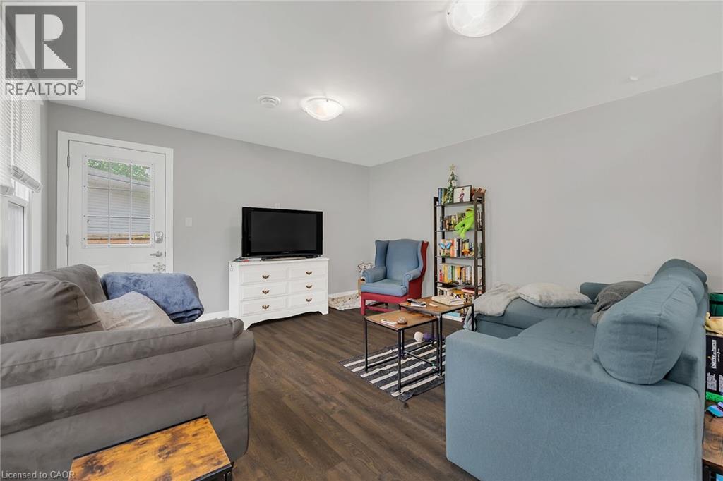 407 CASTLEGROVE PLACE - 12