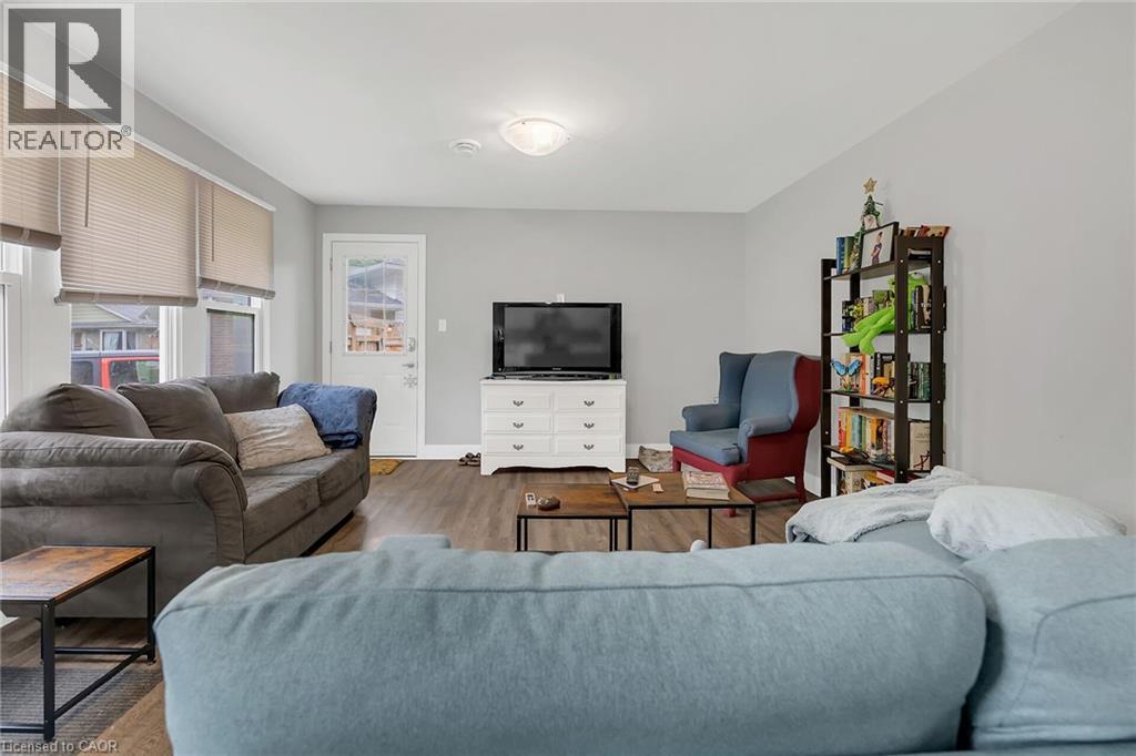 407 CASTLEGROVE PLACE - 11