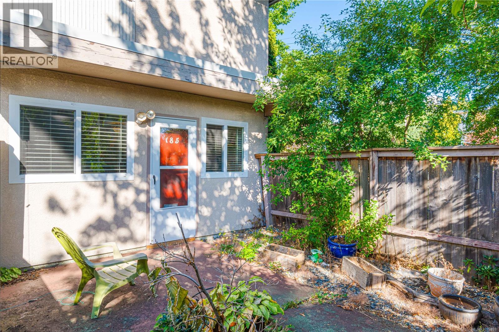 181 Rosehill St - 23