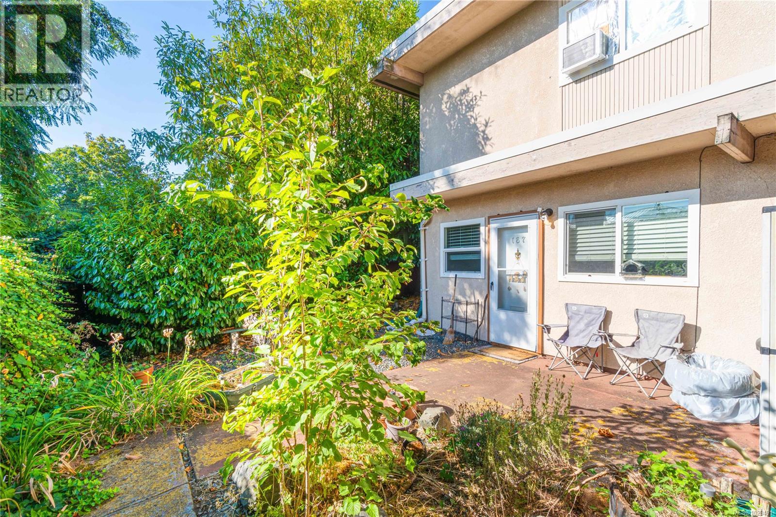 181 Rosehill St - 25