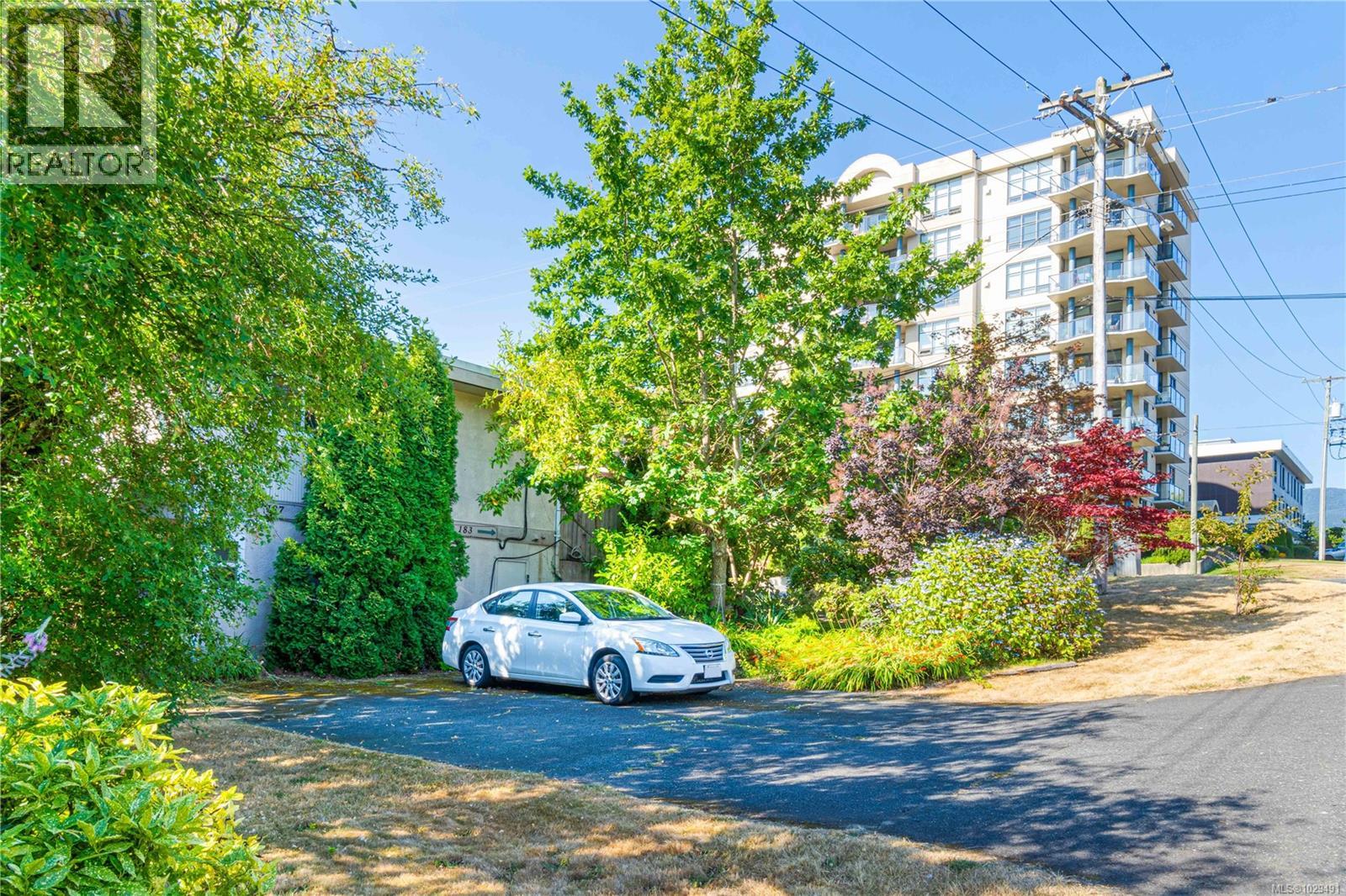 181 Rosehill St - 34
