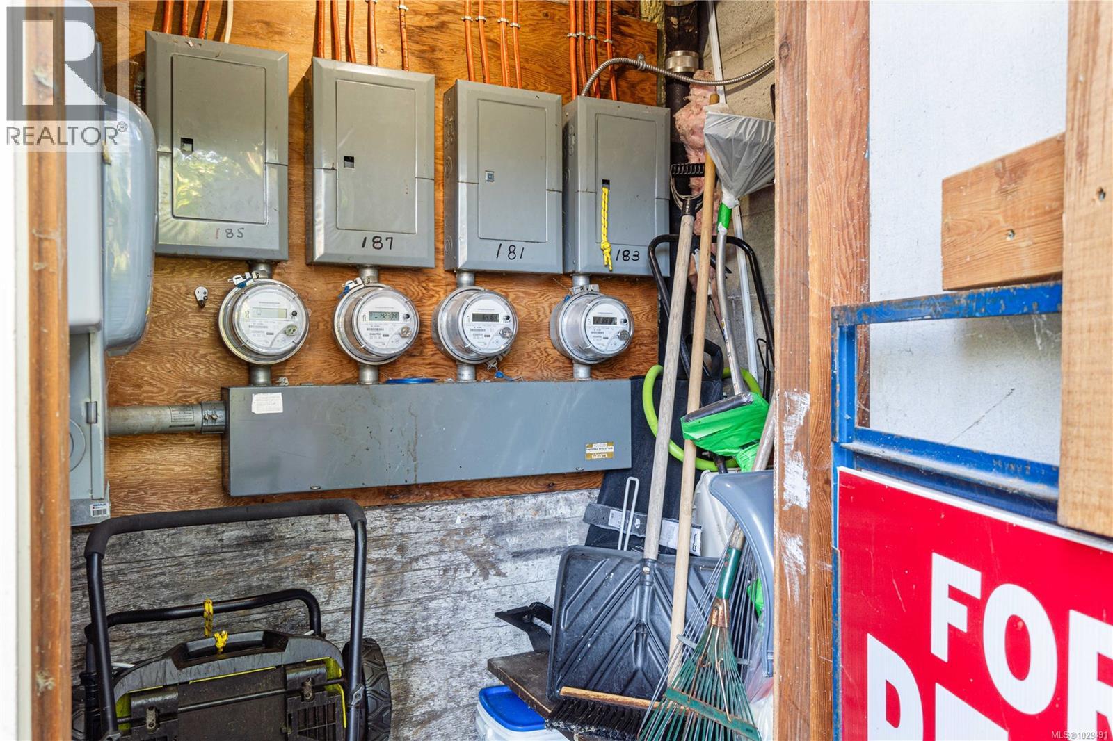 181 ROSEHILL ST - 35