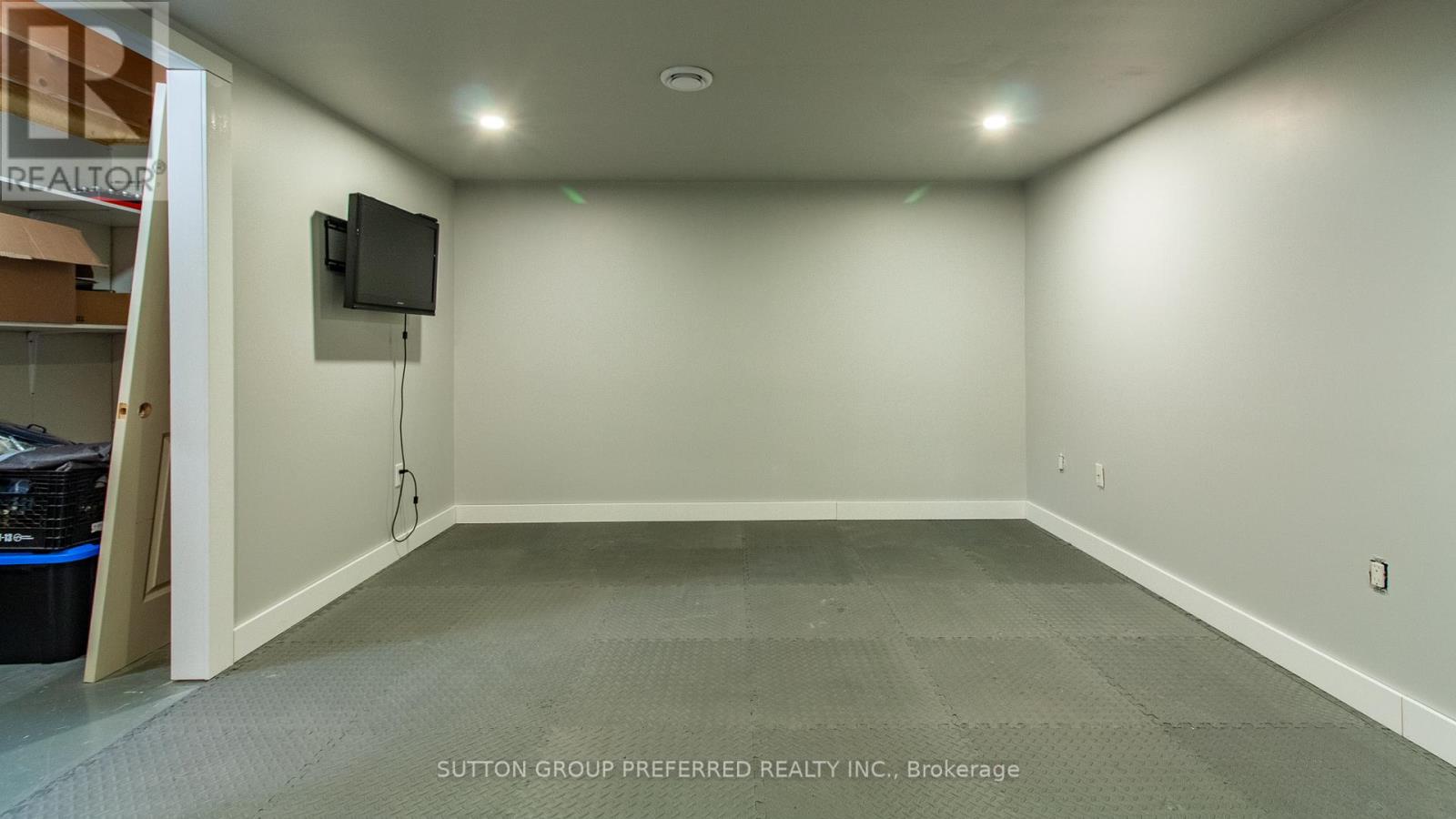 61 FATH AVENUE - 32