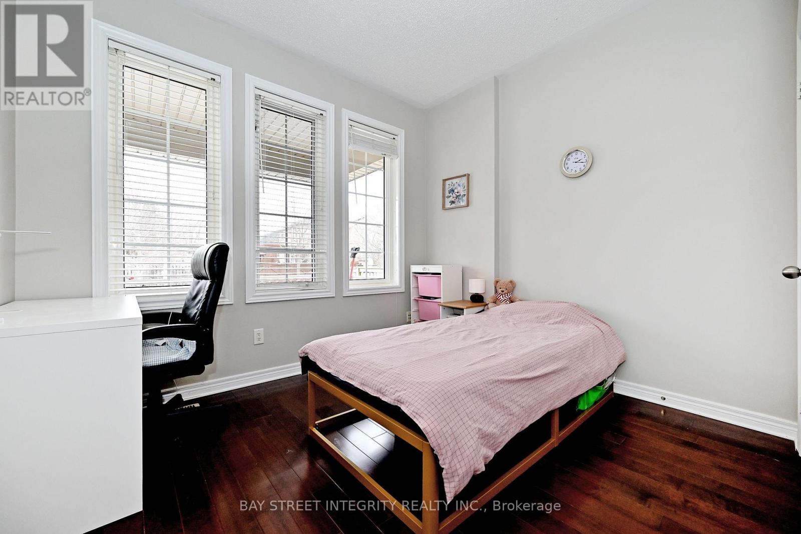 60 DARIUS HARNS DRIVE - 19