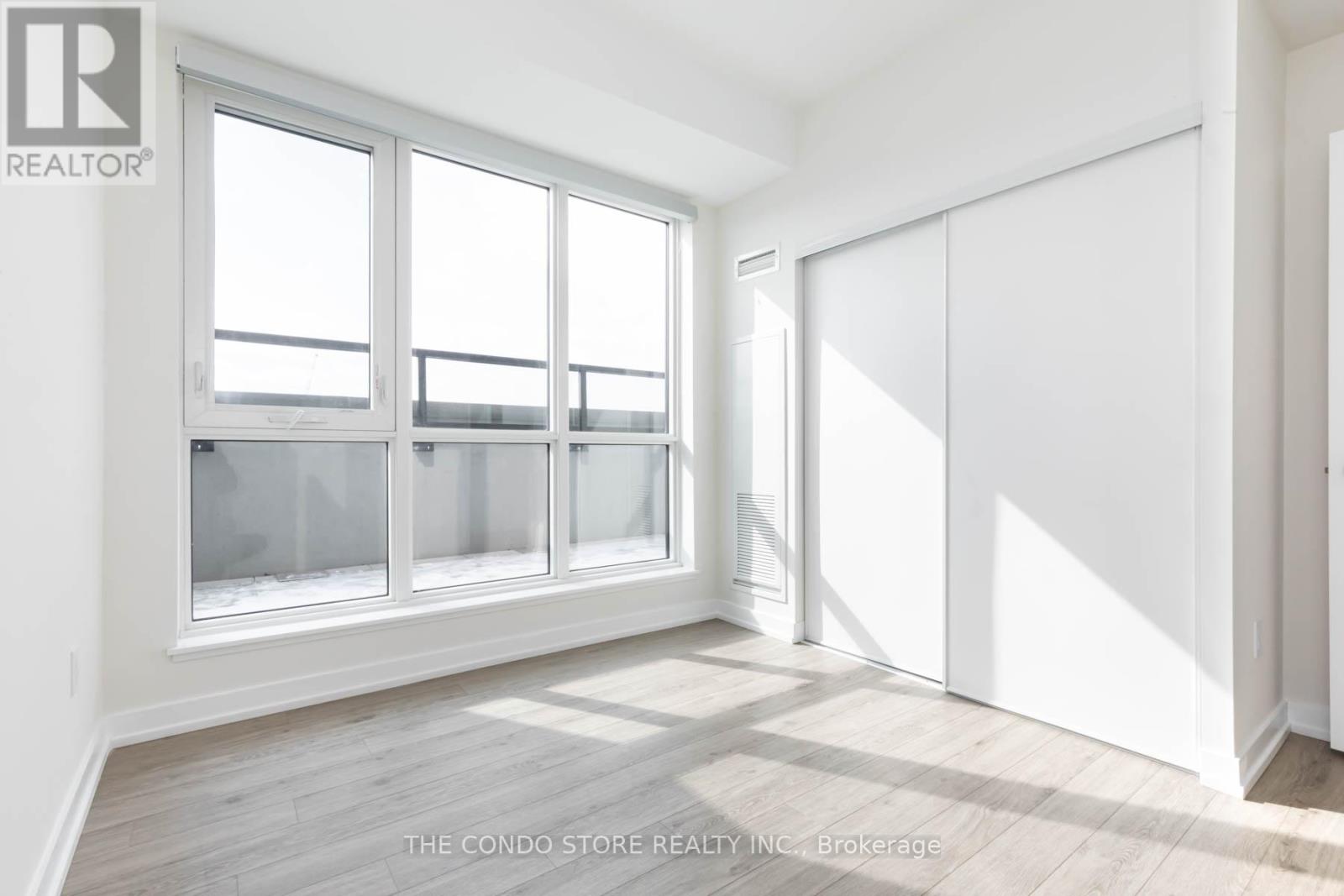#905 2300 ST. CLAIR AVENUE W - 20