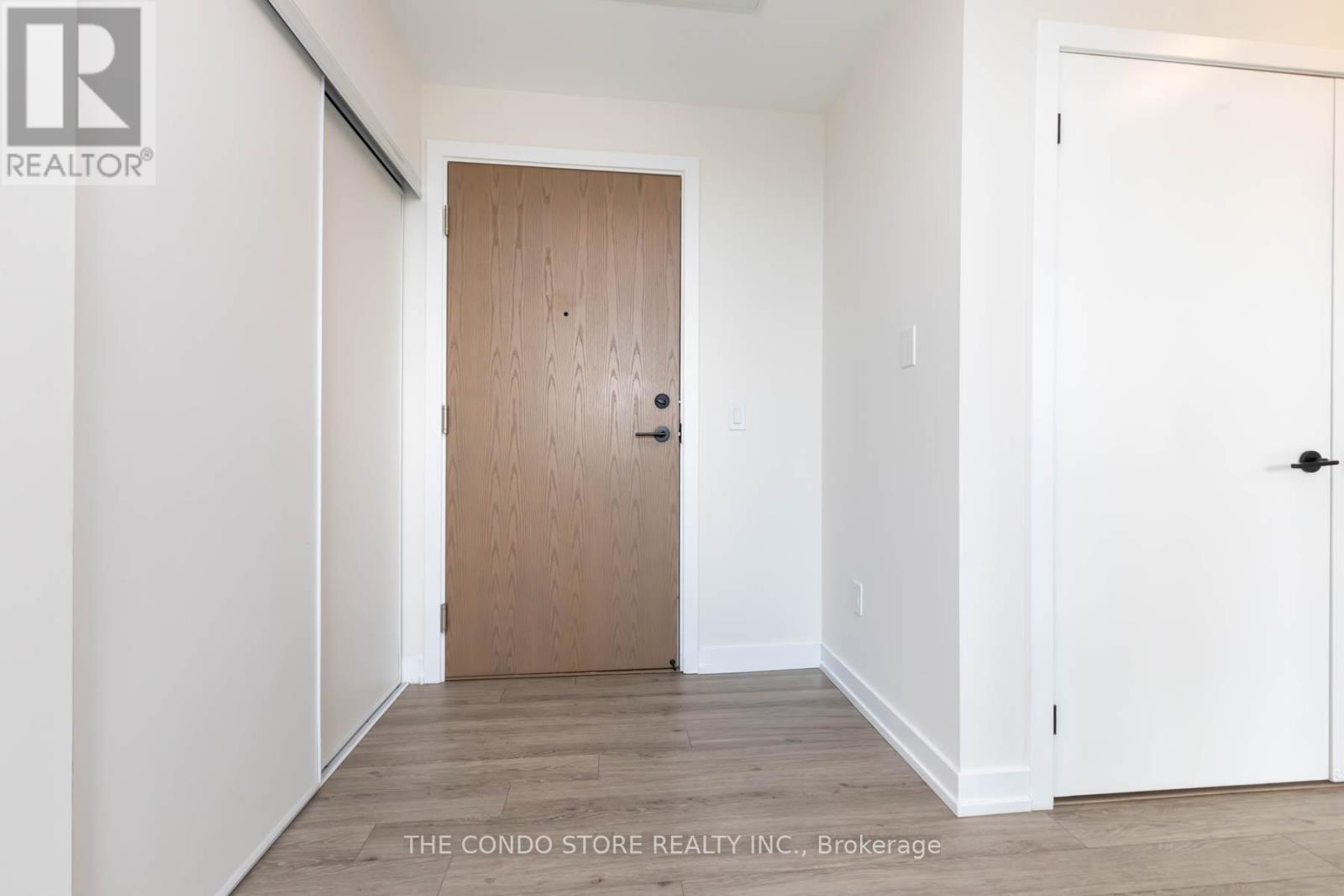 #905 2300 ST. CLAIR AVENUE W - 25