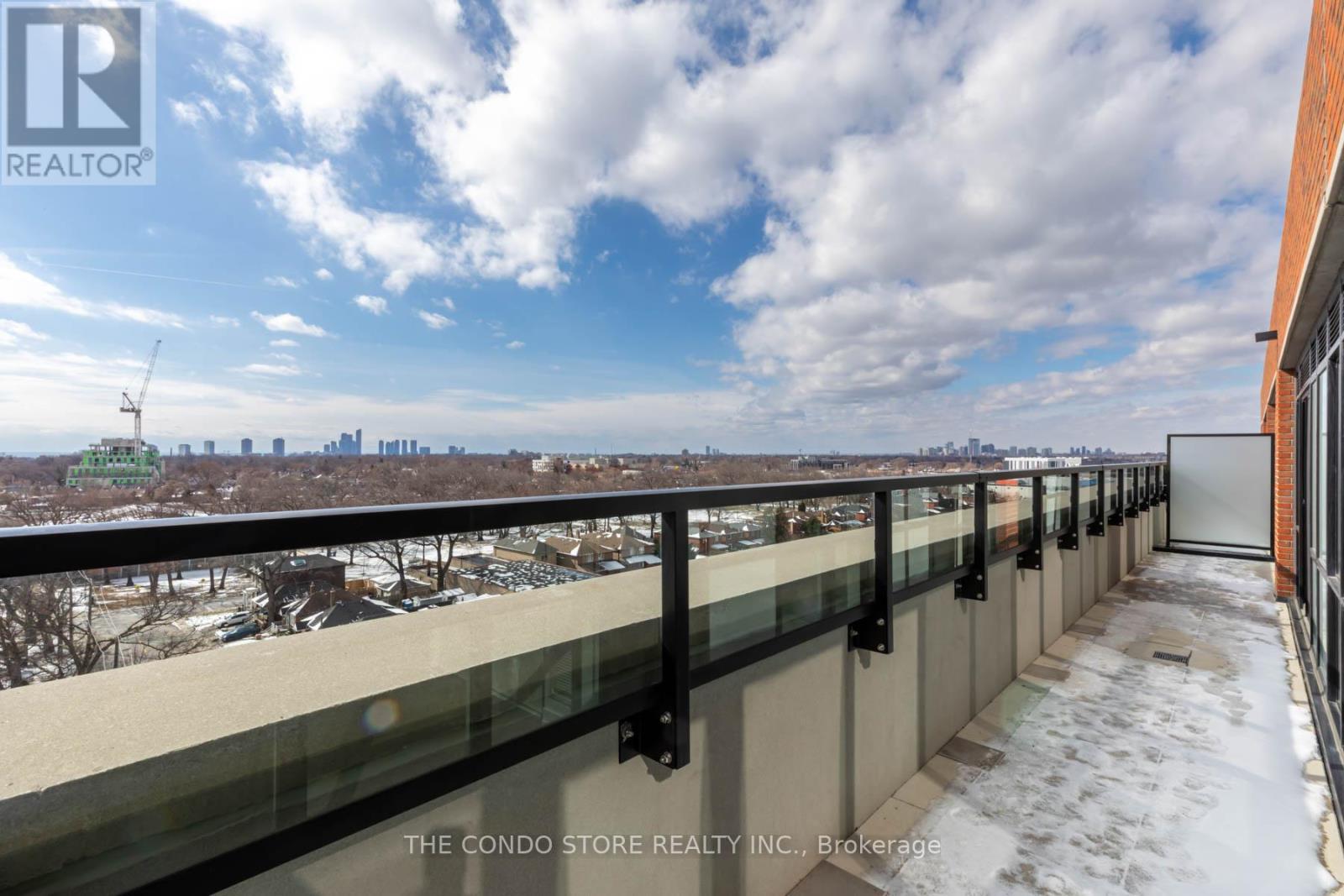 #905 2300 ST. CLAIR AVENUE W - 29