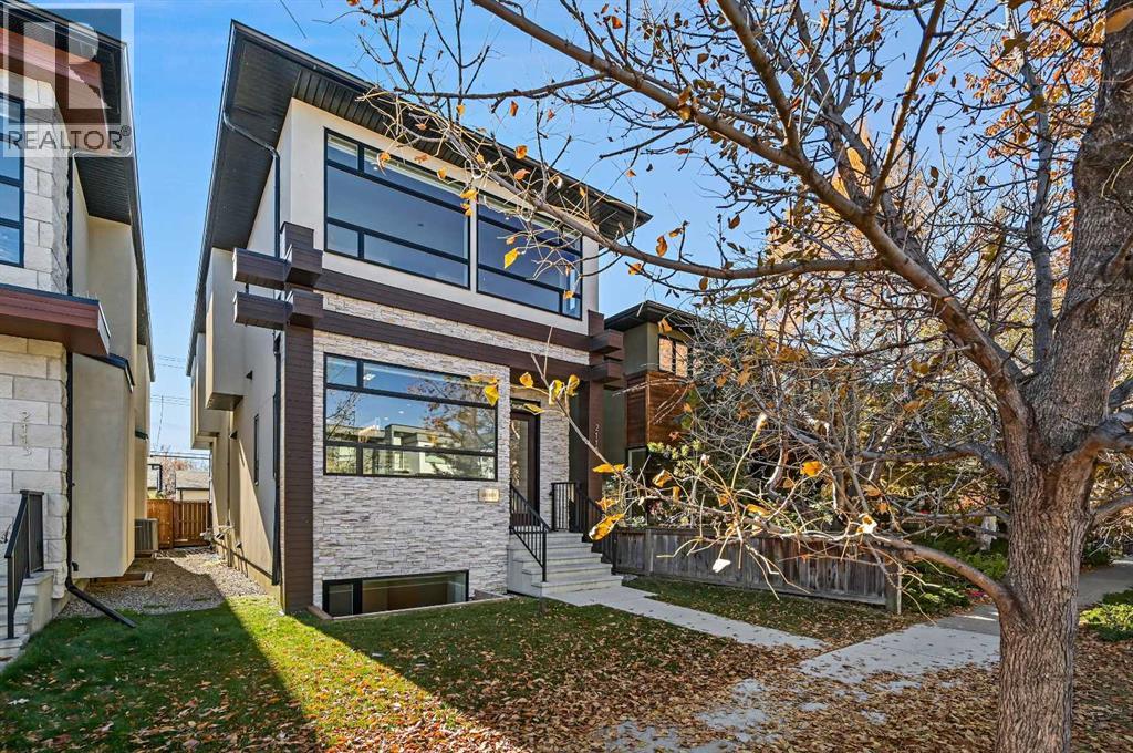 Single Family House for Sale in  Bowness Road NW West Hillhurst Calgary 