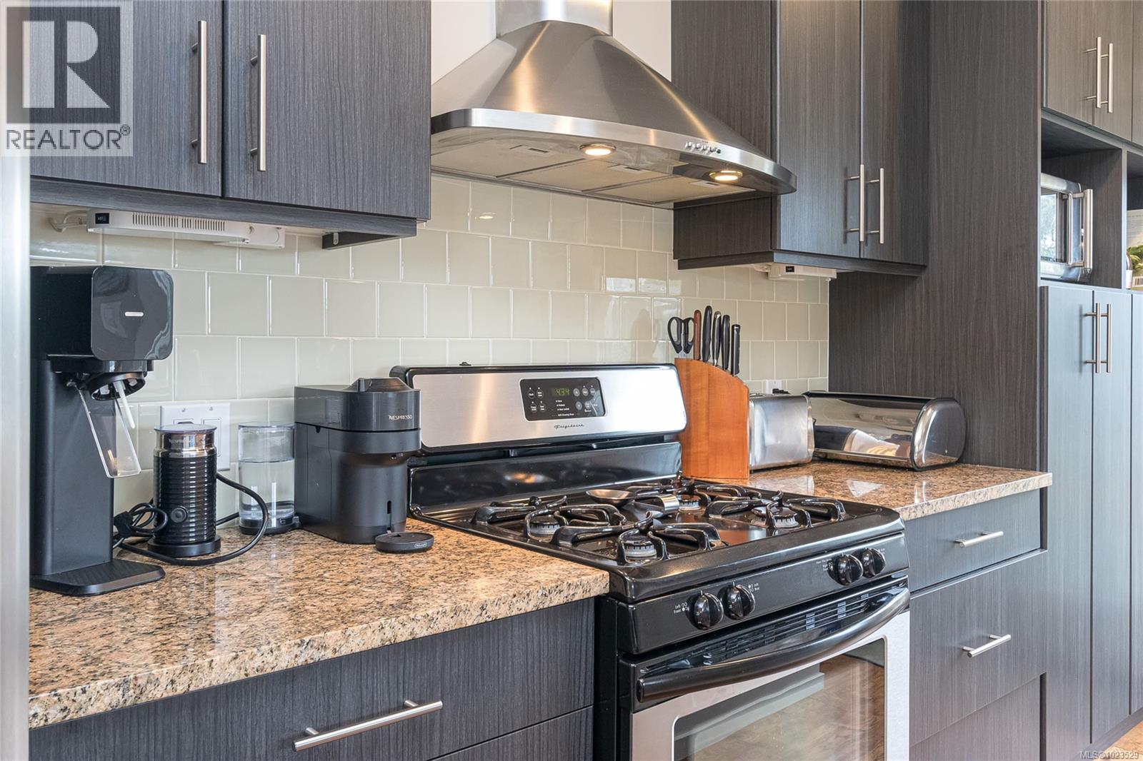 D 1216 Styles Street, Victoria