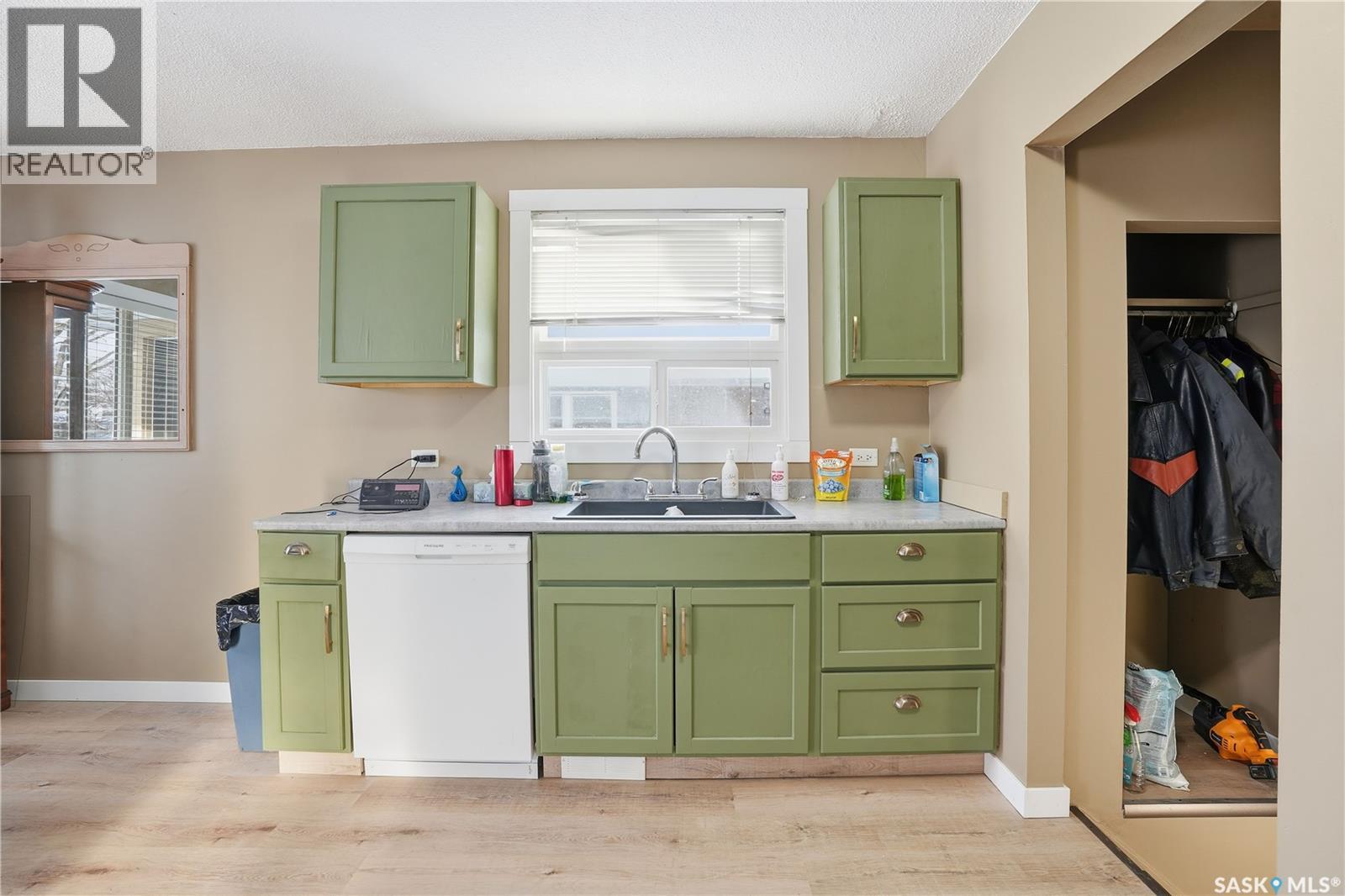 Single Family House Bungalow for Sale in  ROYAL STREET Regina 