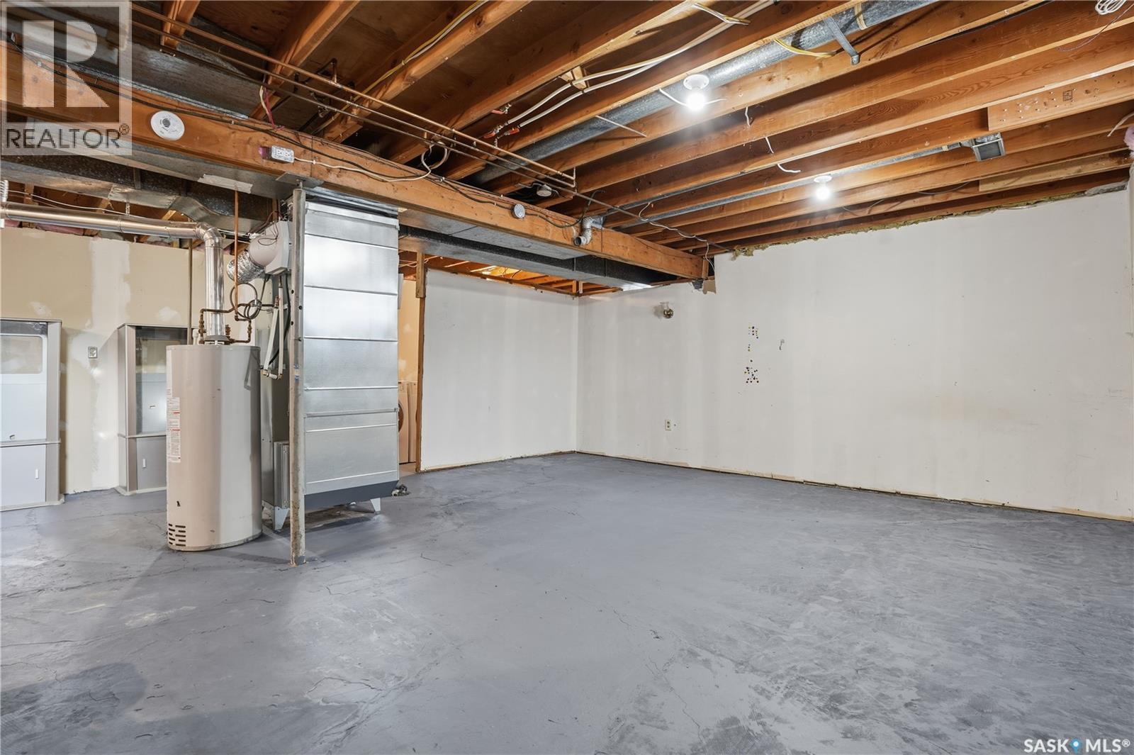 Single Family House Bungalow for Sale in  ROYAL STREET Regina 