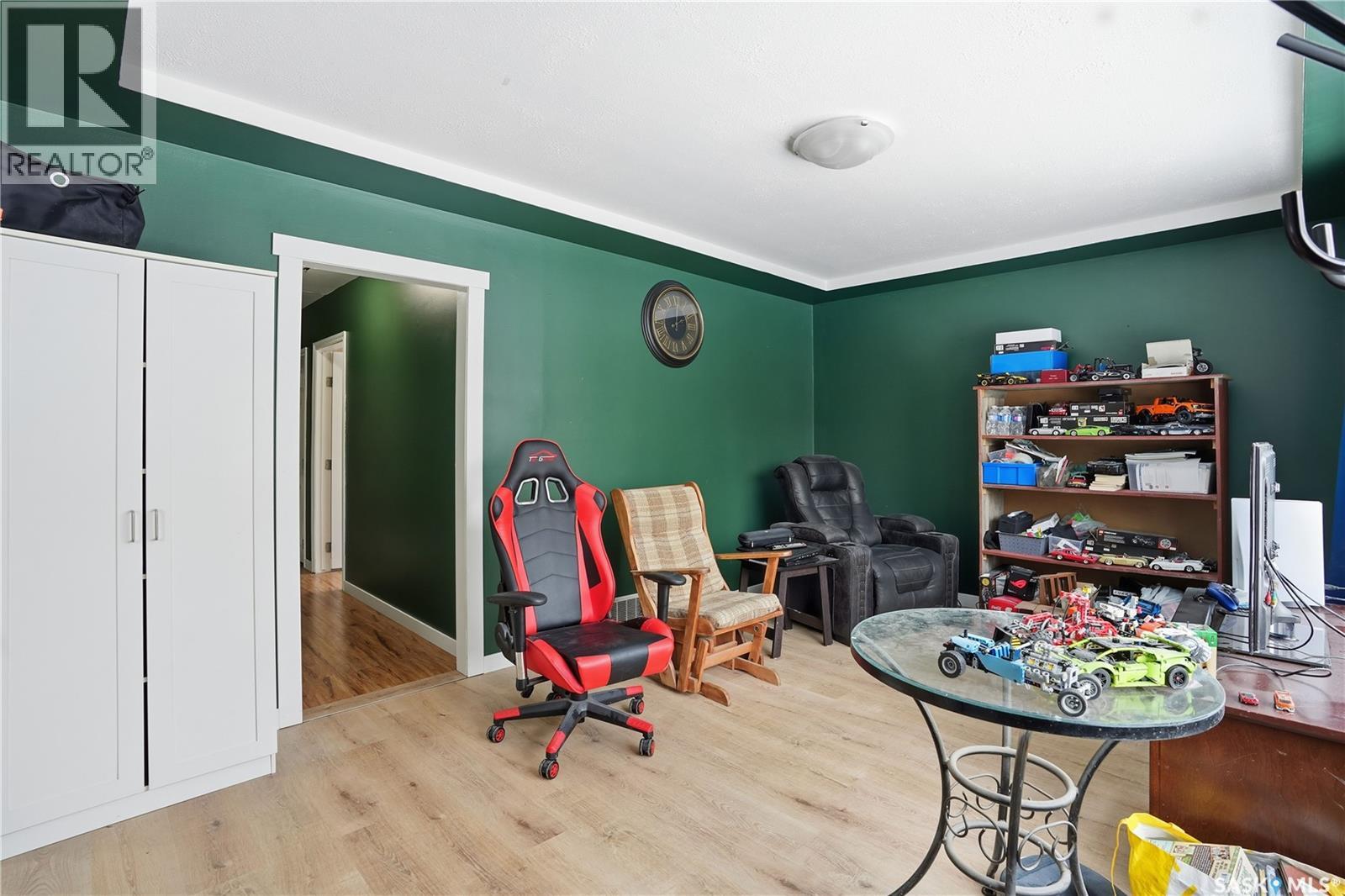 Single Family House Bungalow for Sale in  ROYAL STREET Regina 