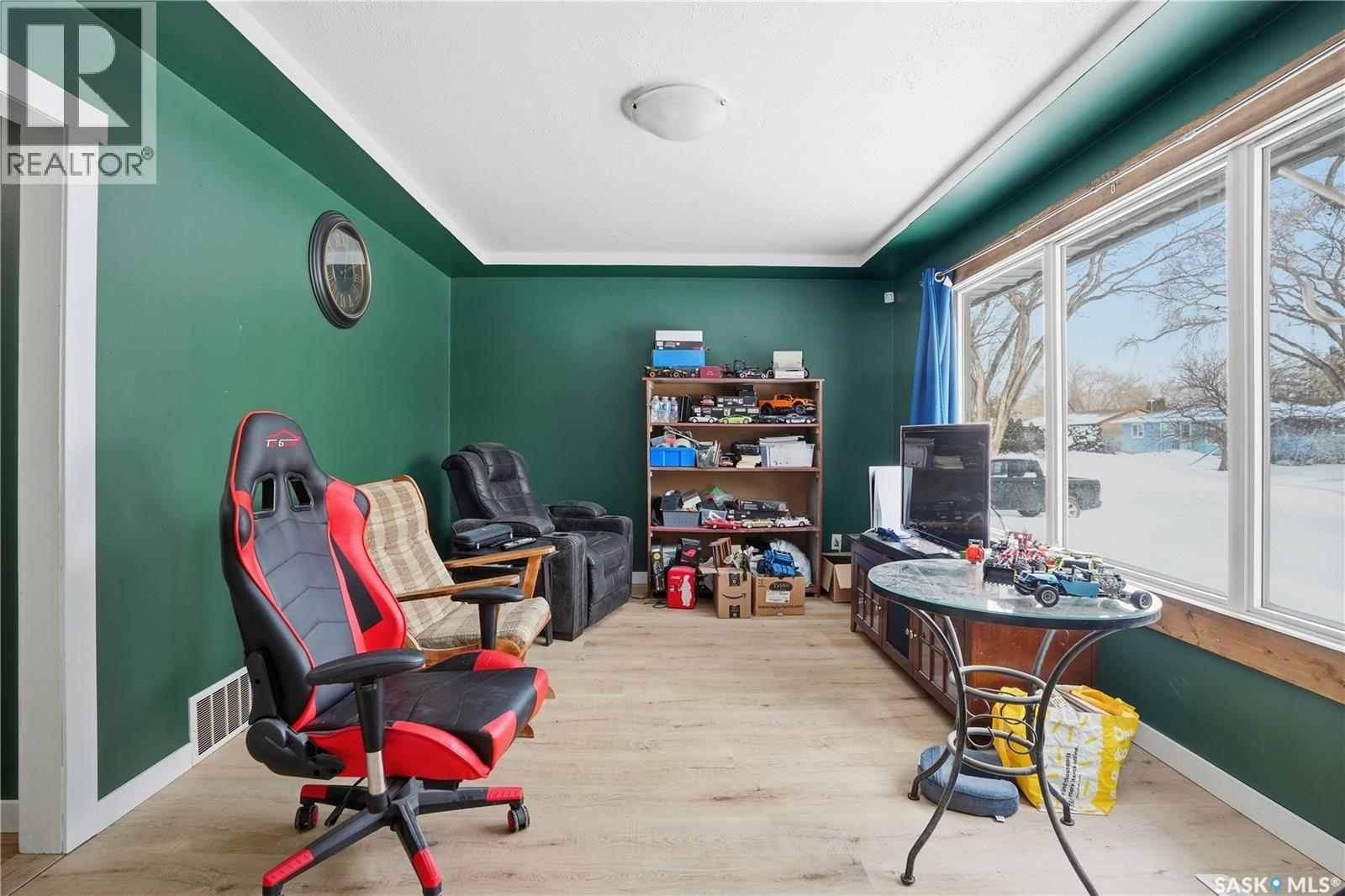 Single Family House Bungalow for Sale in  ROYAL STREET Regina 