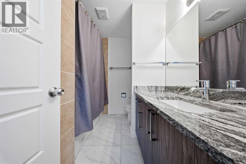 Single Family House Bi-level for Sale in  Doverview Crescent SE Dover Calgary 