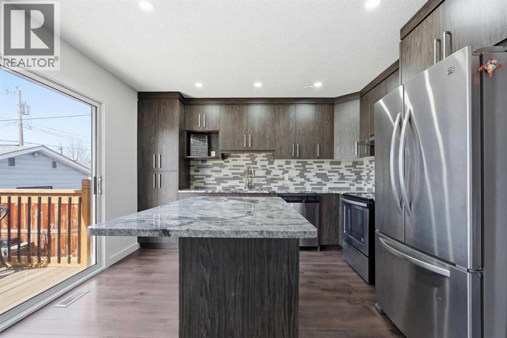 Single Family House Bi-level for Sale in  Doverview Crescent SE Dover Calgary 