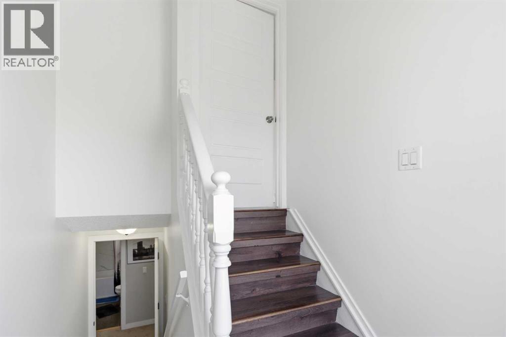 Single Family House Bi-level for Sale in  Doverview Crescent SE Dover Calgary 