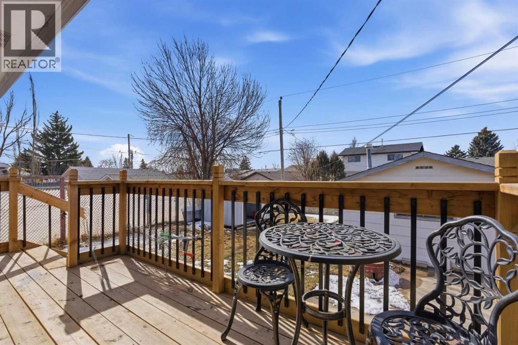 Single Family House Bi-level for Sale in  Doverview Crescent SE Dover Calgary 