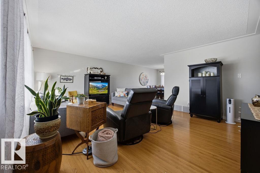 Single Family House Bungalow for Sale in   AV NW Edmonton 