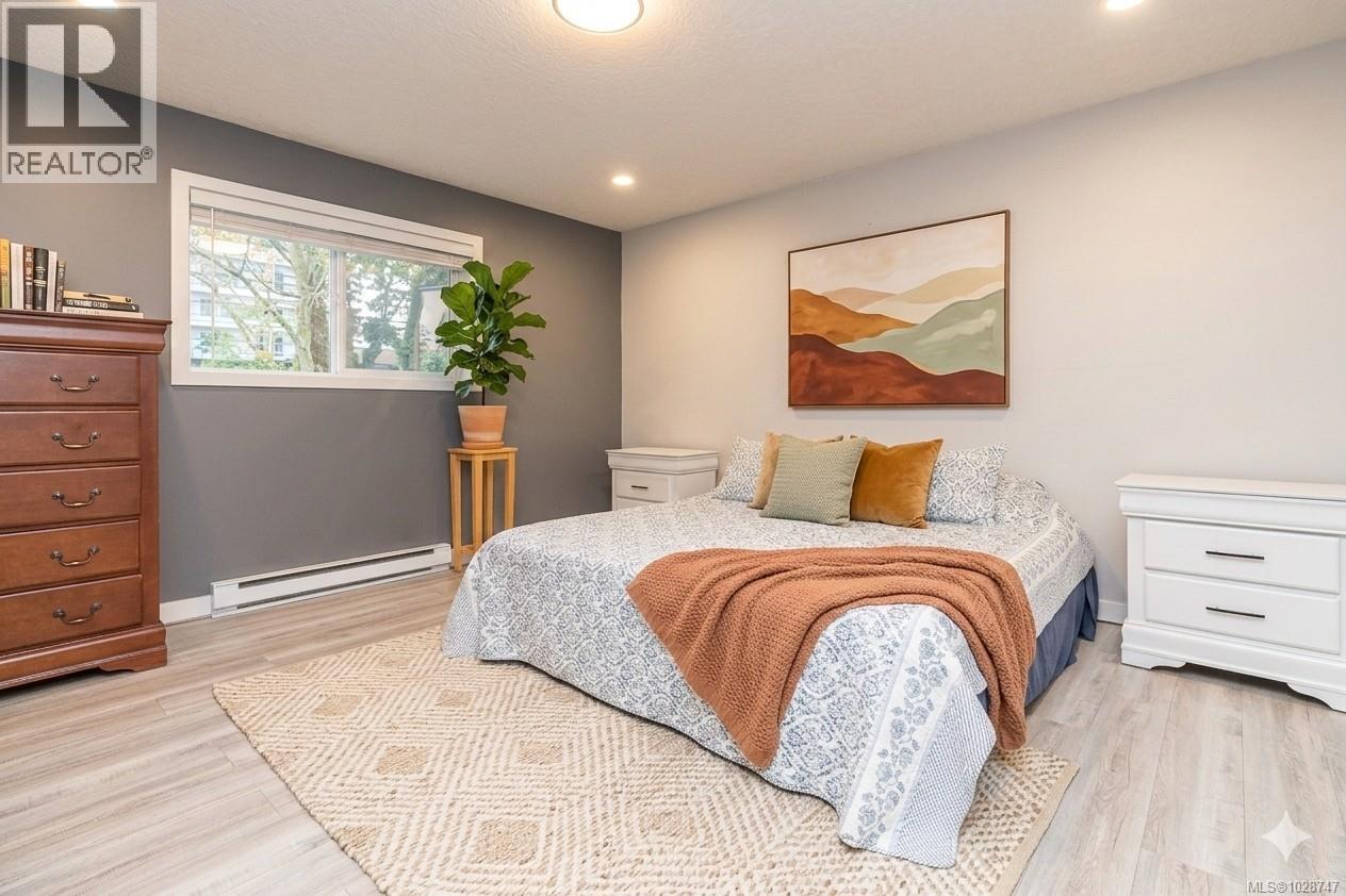 2894 MAURICE LANE - 11