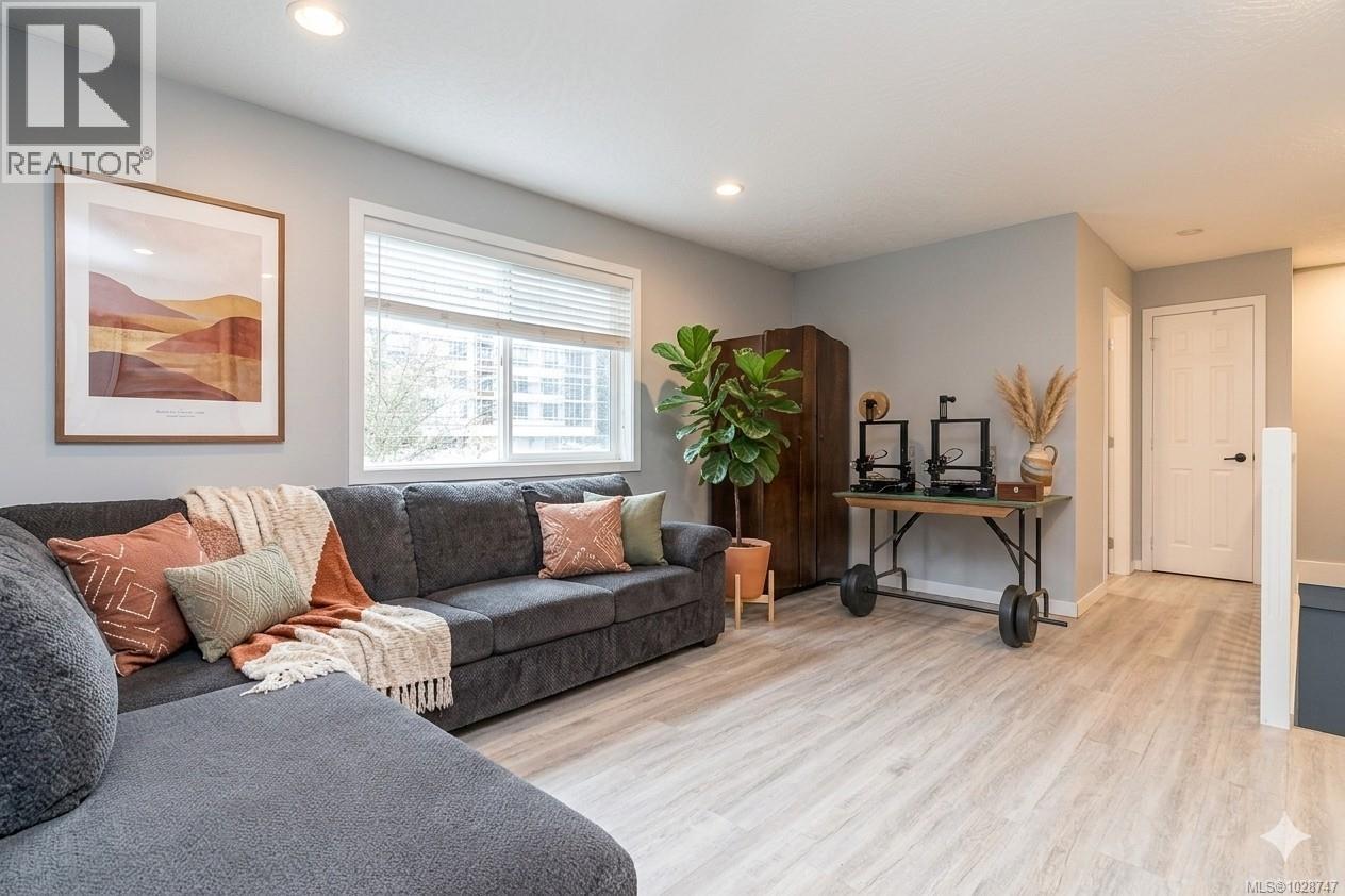 2894 MAURICE LANE - 13