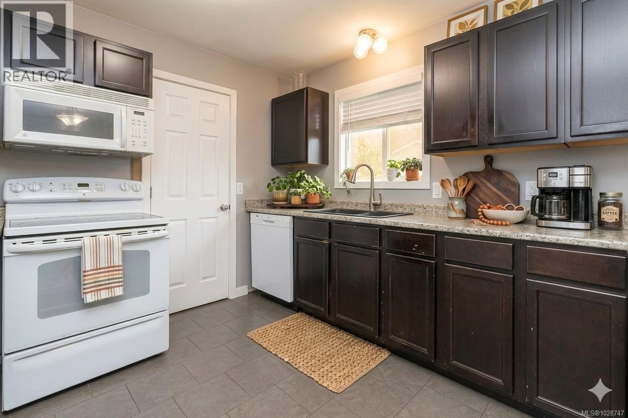 2894 MAURICE LANE - 6