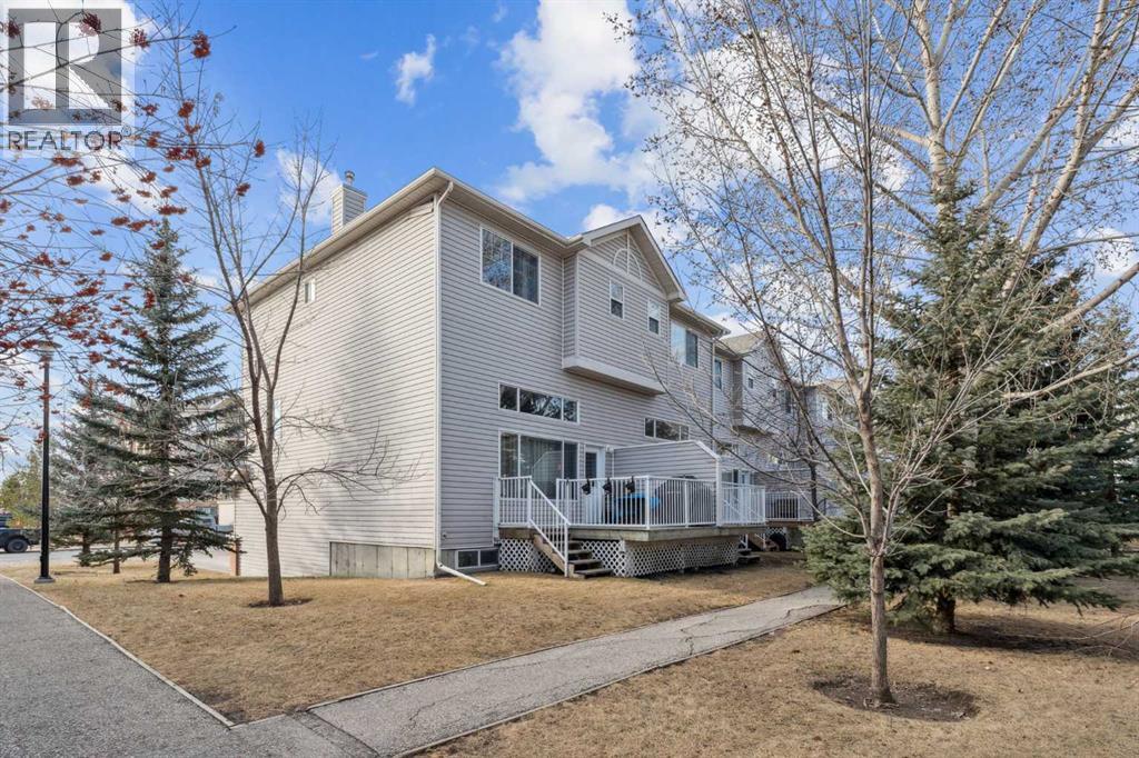 Single Family House 4 Level for Sale in    Avenue SE Applewood Park Calgary 