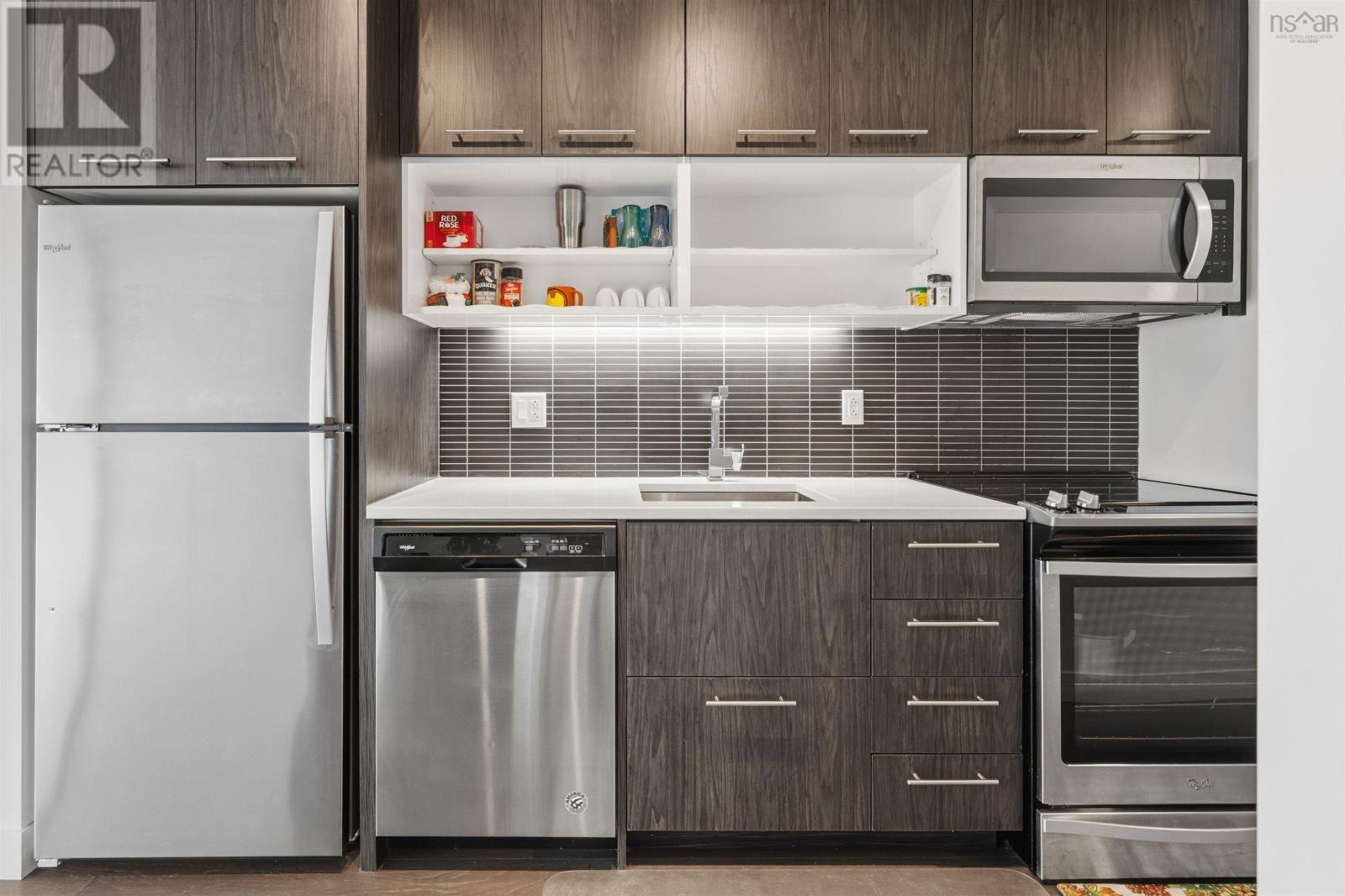 Property 5 of 43 of 508 1048 Wellington Street