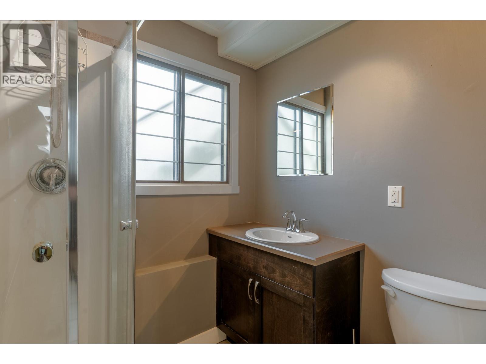 909 Grenfell Court, Kelowna