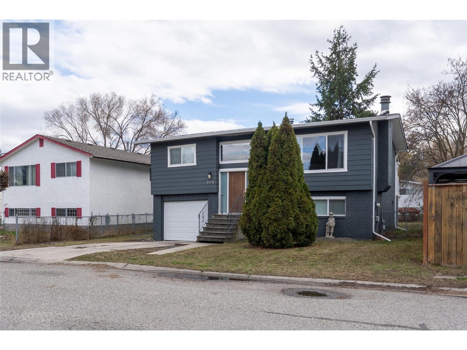 909 Grenfell Court, Kelowna