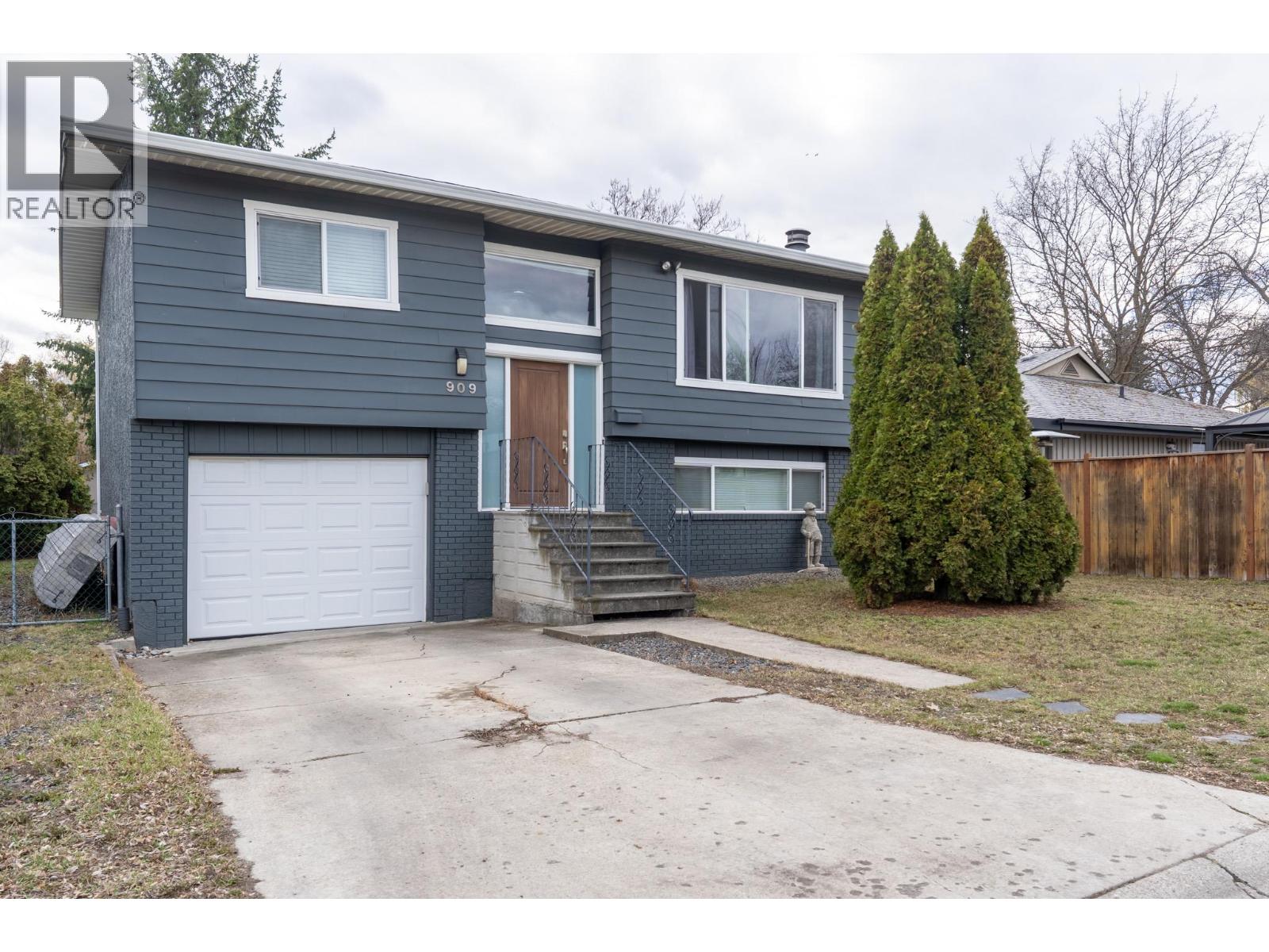 909 Grenfell Court, Kelowna