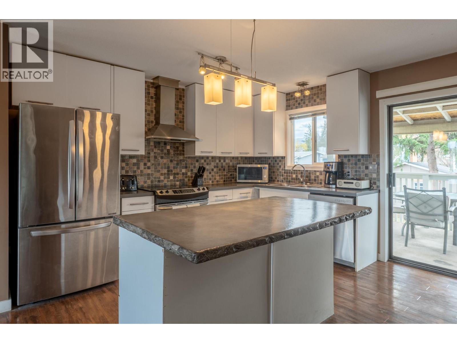 909 Grenfell Court, Kelowna