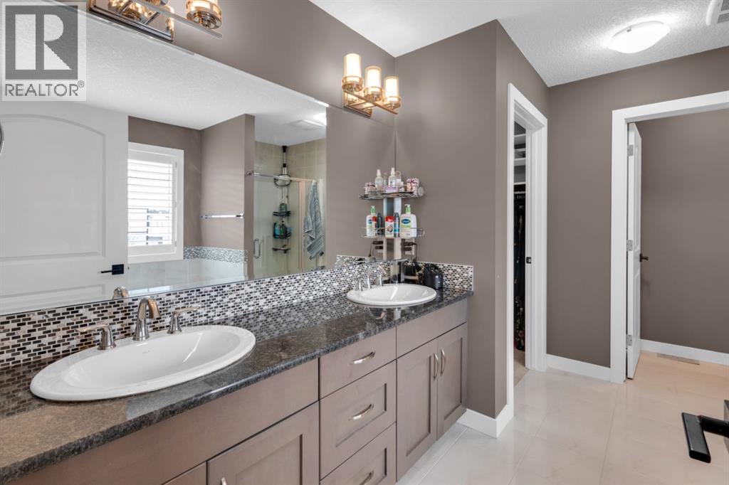 Single Family House for Sale in  Westland Crescent SW West Springs Calgary 