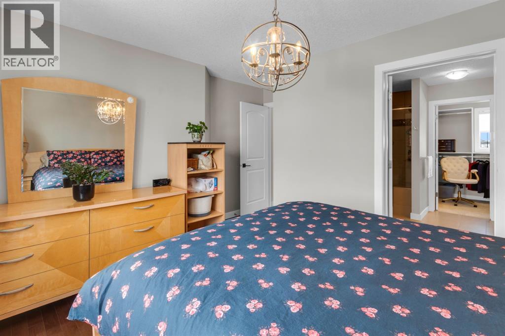 Single Family House for Sale in  Westland Crescent SW West Springs Calgary 