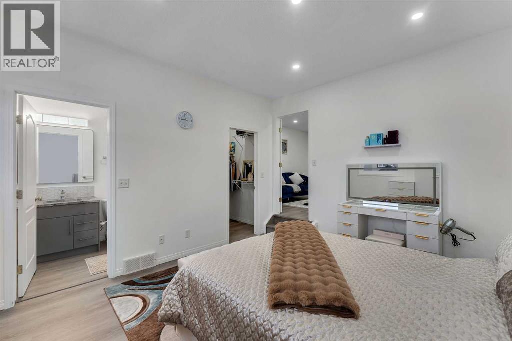 Single Family House for Sale in  Royal Birch Terrace NW Royal Oak Calgary 