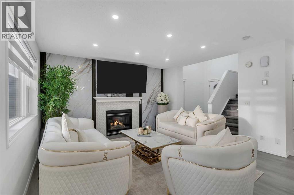 Single Family House for Sale in  Royal Birch Terrace NW Royal Oak Calgary 