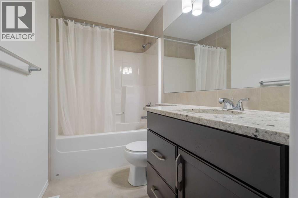 Single Family House for Sale in  Auburn Sound Close SE Auburn Bay Calgary 