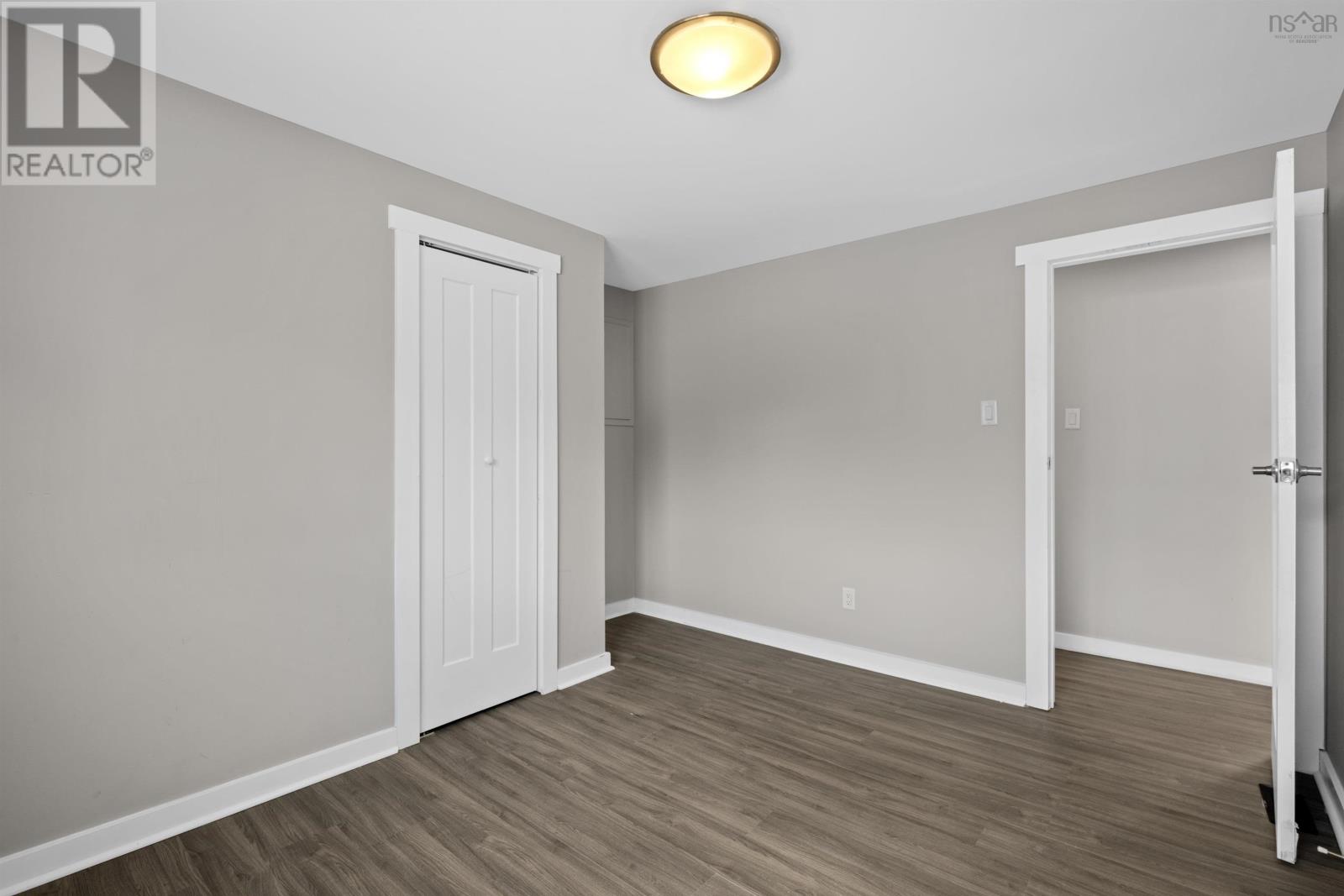 Property 22 of 44 of 2 Delmac Court