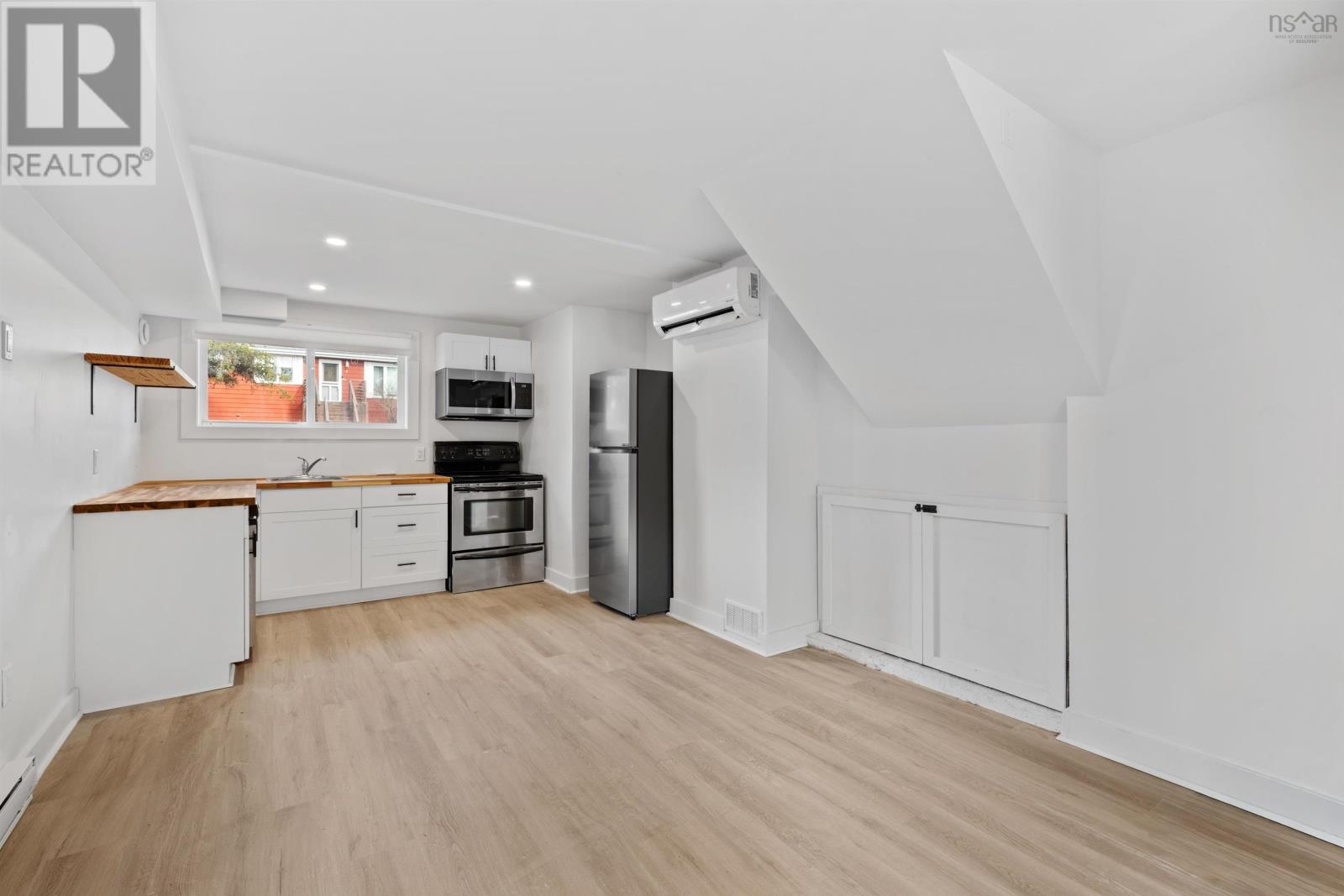 Property 31 of 44 of 2 Delmac Court