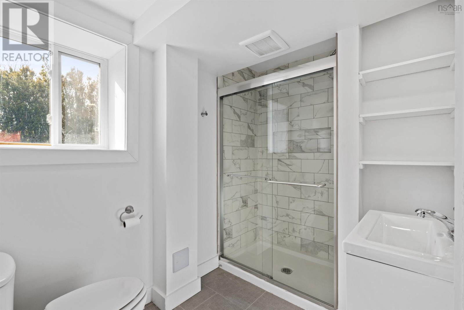 Property 34 of 44 of 2 Delmac Court