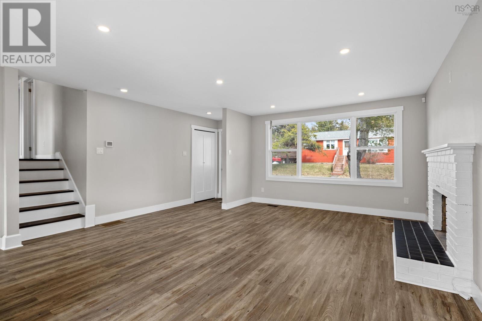 Property 7 of 44 of 2 Delmac Court