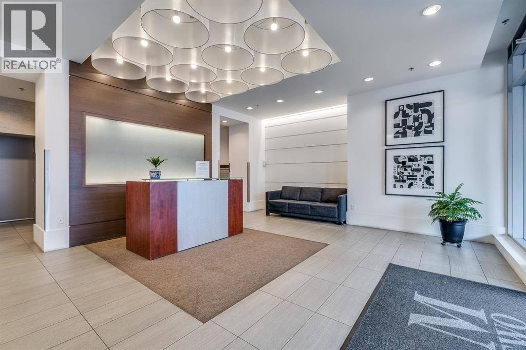 1505 3008 GLEN Drive - photo 2